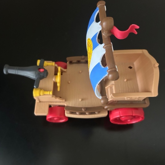 Disney’s Jake and Neverland Pirates Land Sail Wagon. - Picture 7 of 16